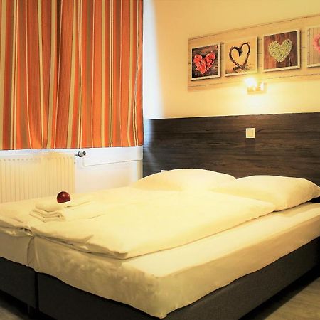 Pionier Hotel Hamburg Wandsbek Екстериор снимка