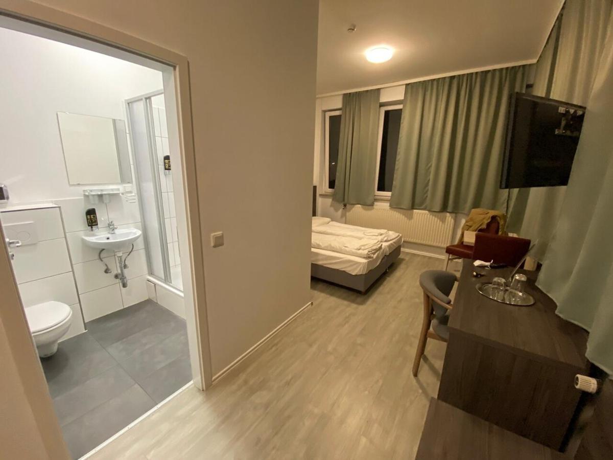 Pionier Hotel Hamburg Wandsbek Екстериор снимка