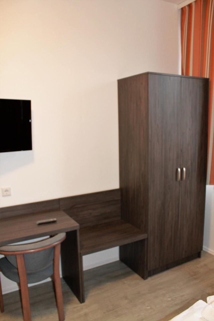 Pionier Hotel Hamburg Wandsbek Екстериор снимка