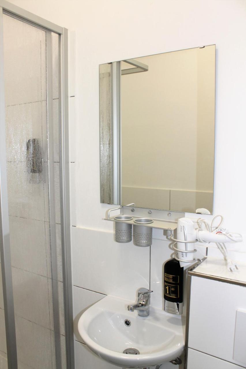 Pionier Hotel Hamburg Wandsbek Екстериор снимка