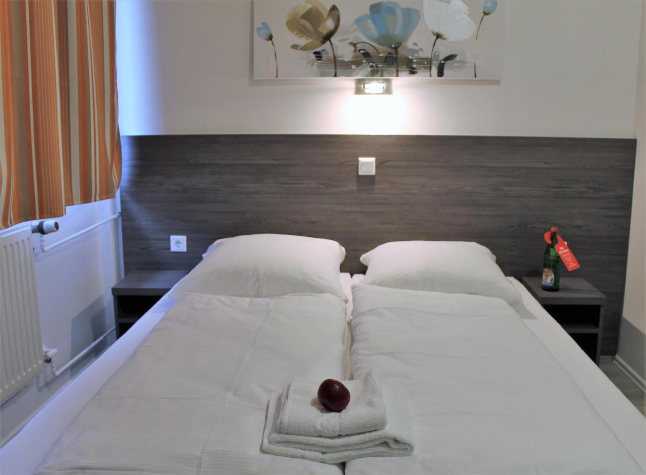 Pionier Hotel Hamburg Wandsbek Екстериор снимка