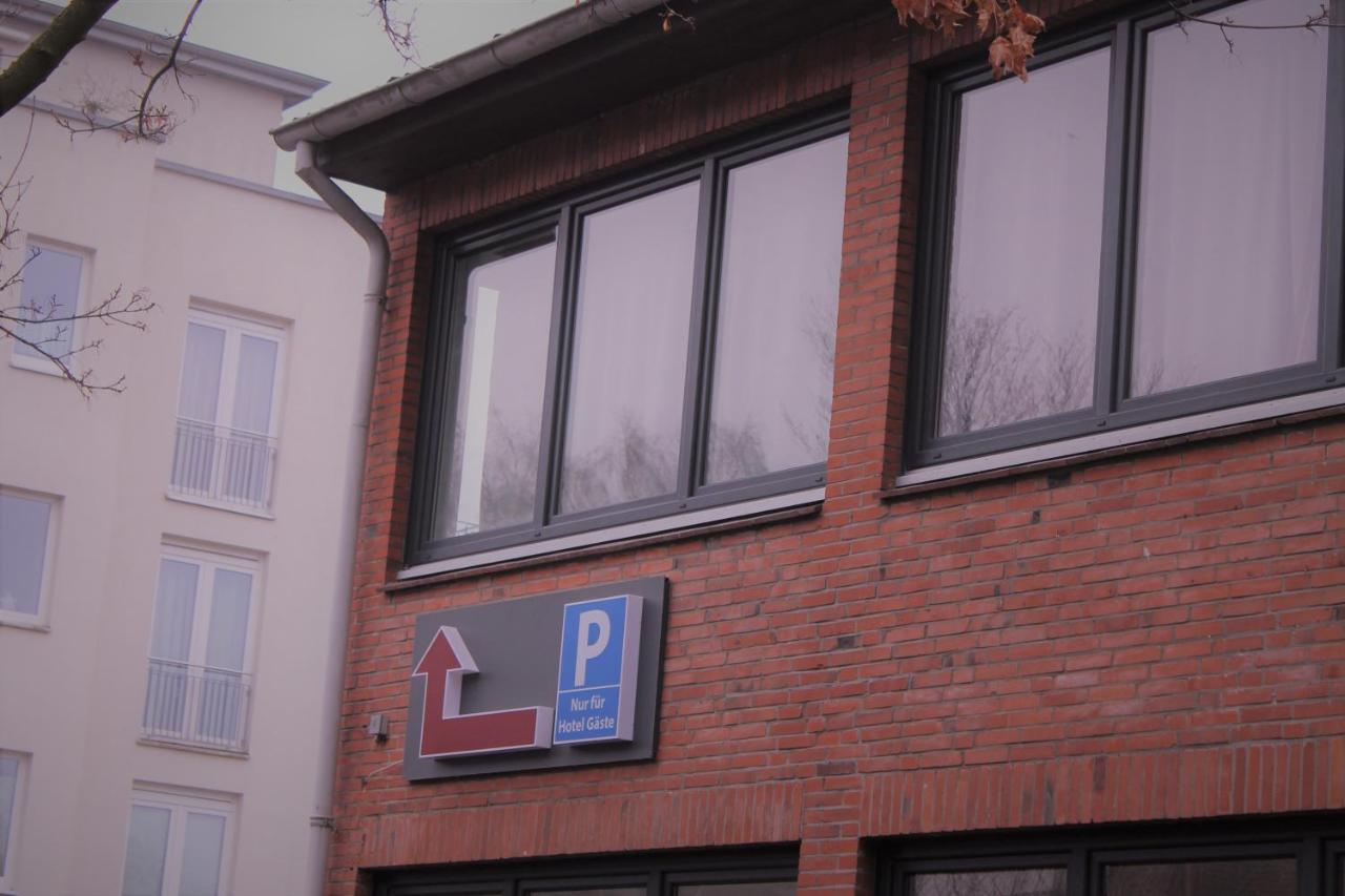 Pionier Hotel Hamburg Wandsbek Екстериор снимка
