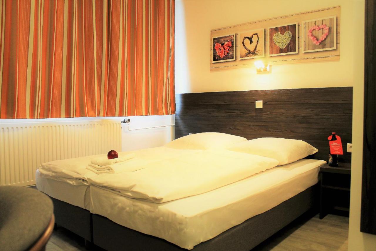 Pionier Hotel Hamburg Wandsbek Екстериор снимка