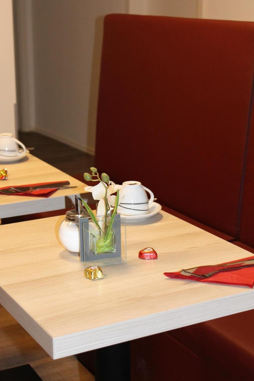 Pionier Hotel Hamburg Wandsbek Екстериор снимка