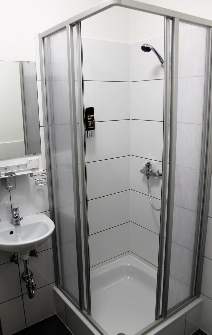 Pionier Hotel Hamburg Wandsbek Екстериор снимка