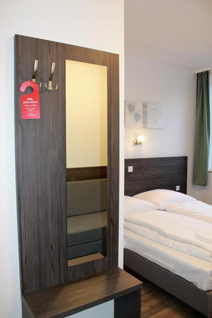 Pionier Hotel Hamburg Wandsbek Екстериор снимка