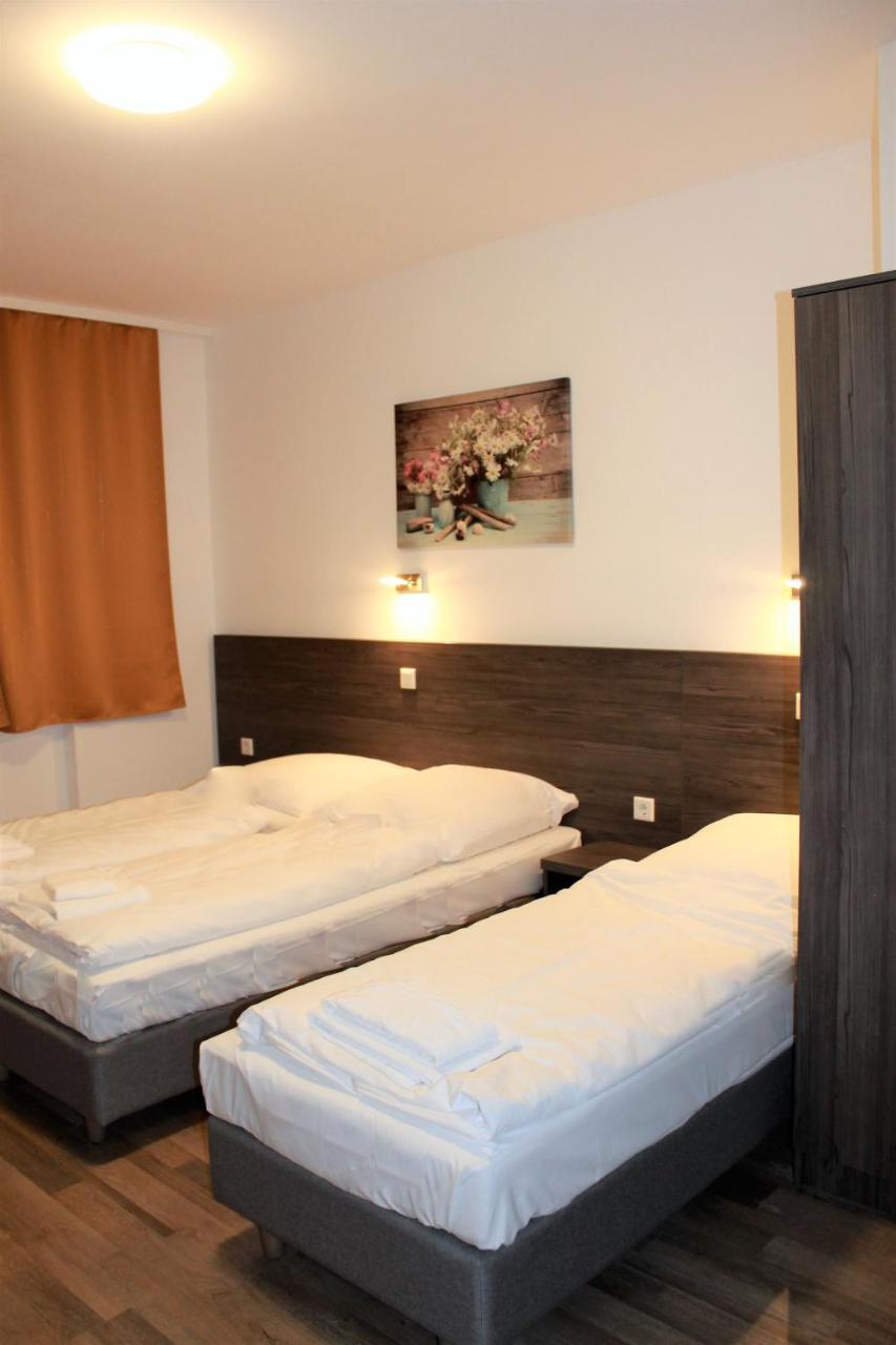 Pionier Hotel Hamburg Wandsbek Екстериор снимка